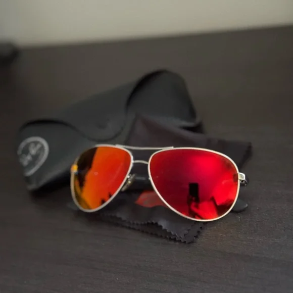 Ray Ban Aviator Sunglasses with Red Lenses